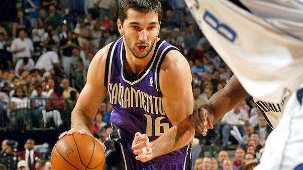 Stojakovic-Nummer retired