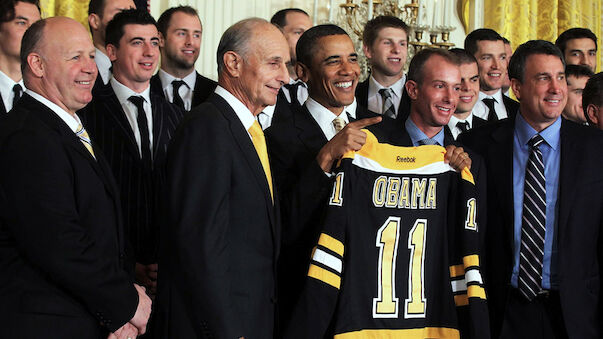Bruins-Goalie gibt Obama Korb