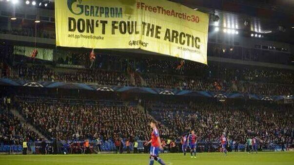 Protestaktion bei Basel-Schalke