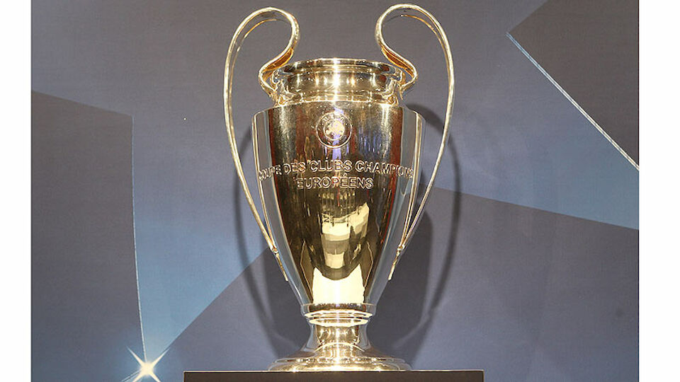 Champions League Pokal Wien Van Bommel