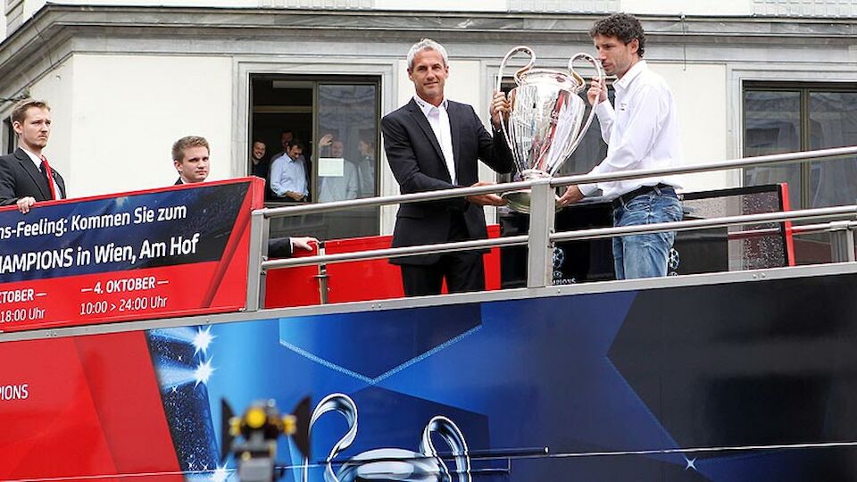 Champions League Pokal Wien Van Bommel