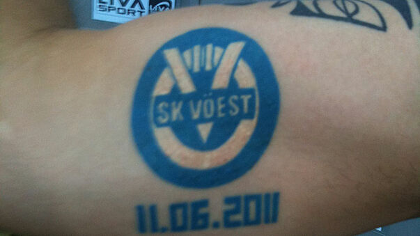 BW-Linz-Goalie zeigt SKV-Tattoo