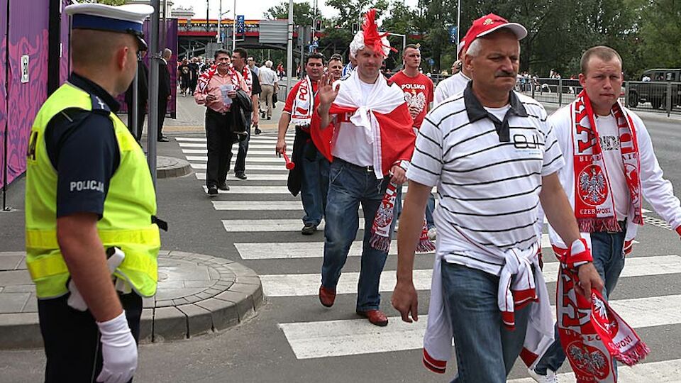 EM Fans Polen Griechenland Russland Tschechien