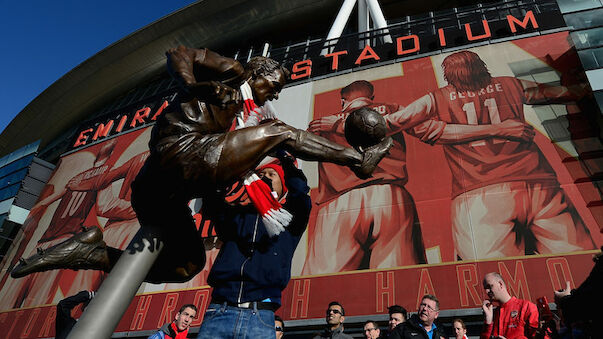 Arsenal enthüllt Bergkamp-Statue
