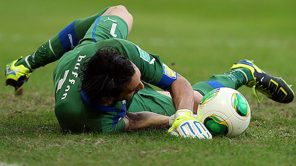 Buffon sichert Italien Platz drei