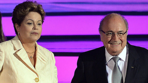 Rousseff übergibt WM-Pokal