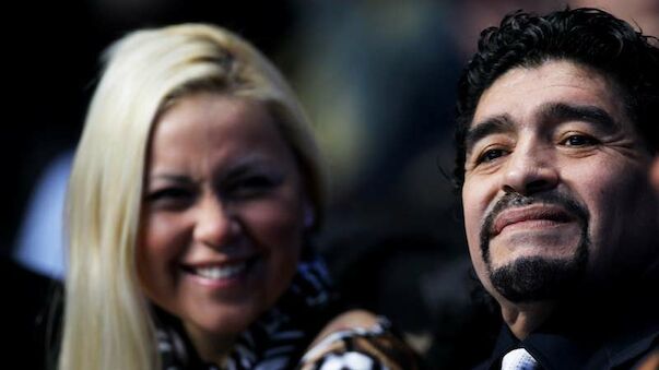 Maradona empfiehlt sich selbst