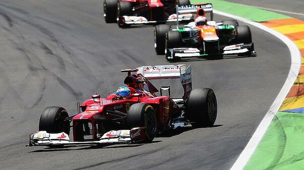 Alonso siegt, Schumacher am Podest, Vettel out