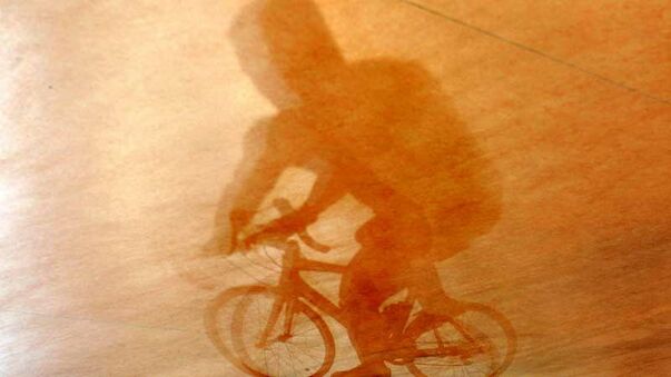 100-Jähriger fährt Weltrekord
