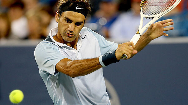 Roger Federer startet mit Sieg