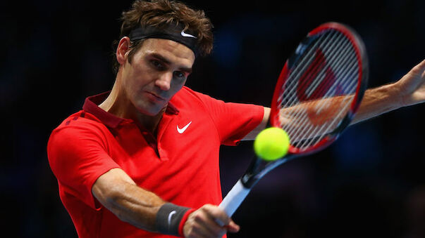Federer wehrt vier Matchbälle ab