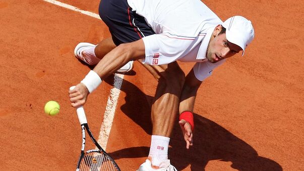 Djokovic, Federer in Runde drei