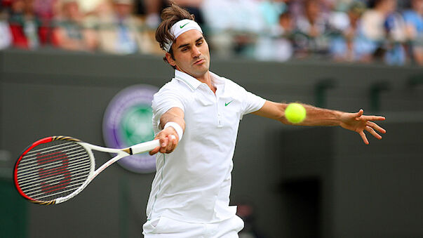Federer mit Schmerzen weiter