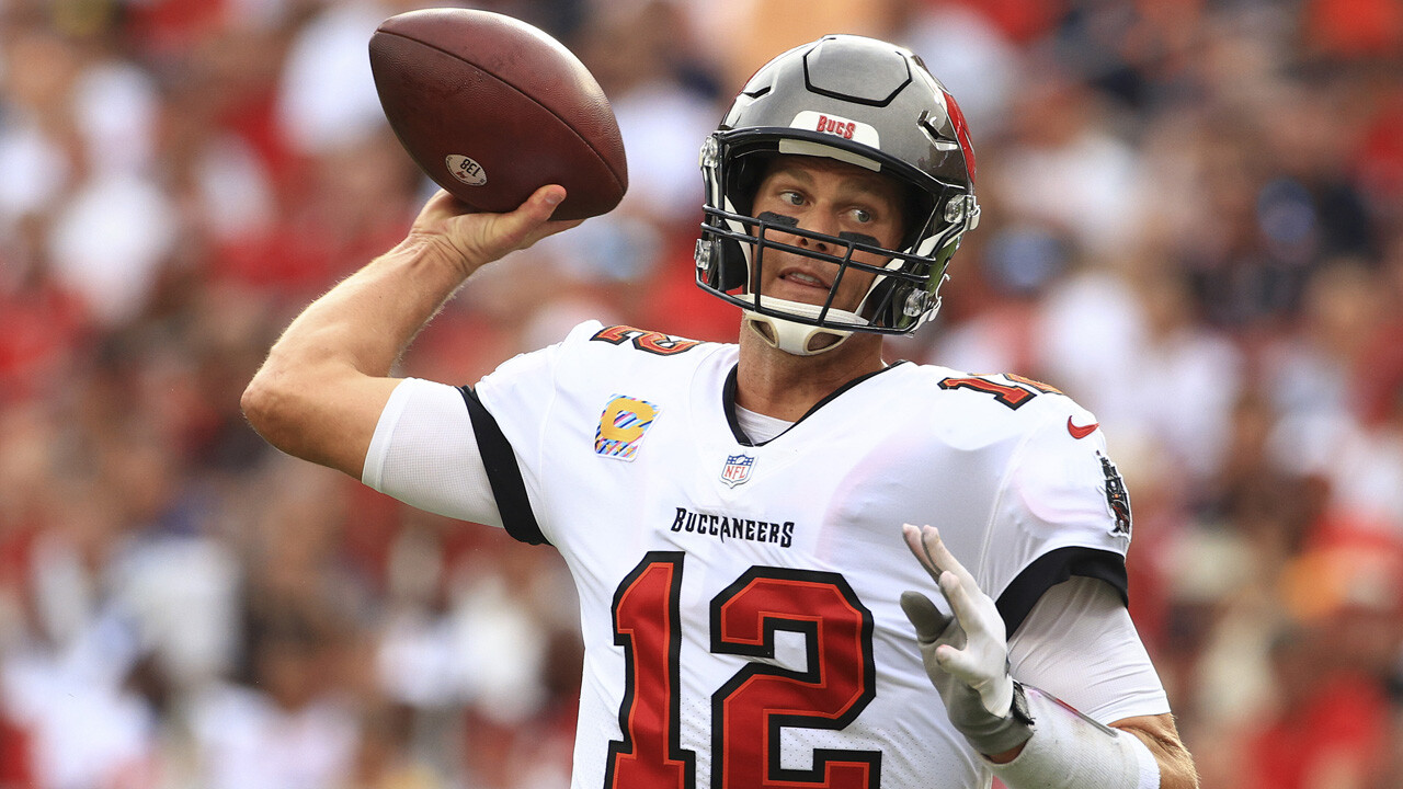 NFL: Nächster Meilenstein für Buccaneers-QB Tom Brady - Sport ...