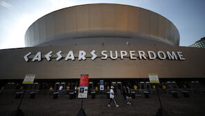 Dach von Superdome in New Orleans fängt Feuer