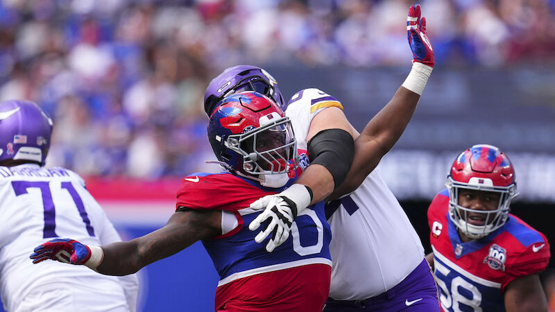 #30 - Brian Burns (New York Giants)