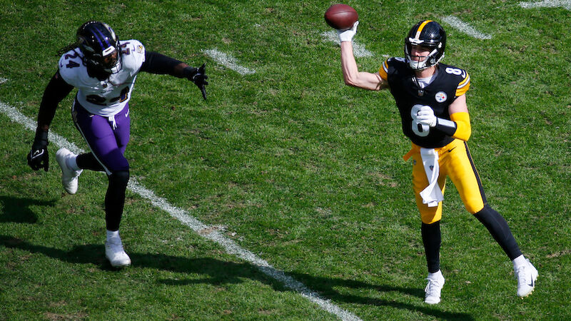 #23 Kenny Pickett (Pittsburgh Steelers)