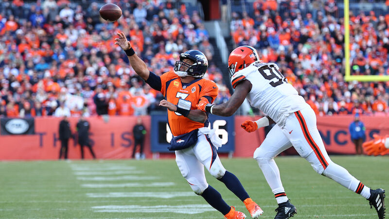 #12 Russell Wilson (Denver Broncos)
