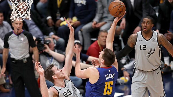 NBA: Pöltl und Spurs gewinnen Playoff-Auftakt