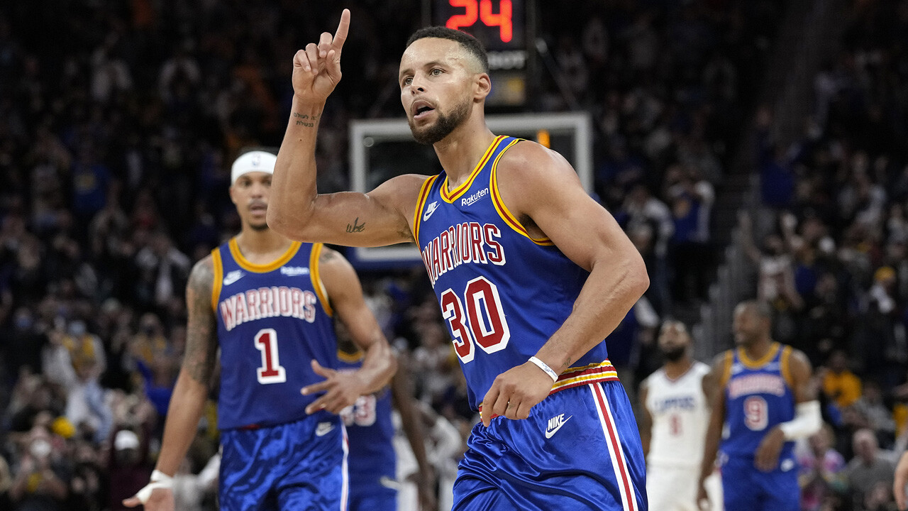 50-Punkte-Show von Curry! Warriors setzen Traumstart in NBA fort -  Sport-Mix - NBA