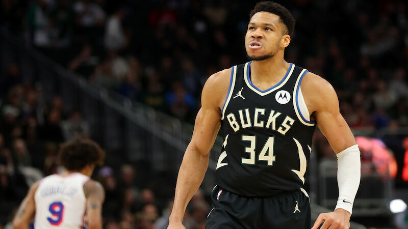 #4 - Giannis Antetokounmpo (Milwaukee Bucks)