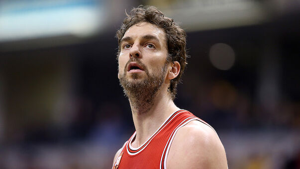 Pau Gasol bricht sich beim Aufwärmen die Hand