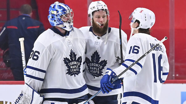 Matchpucks für Maple Leafs und Hurricanes