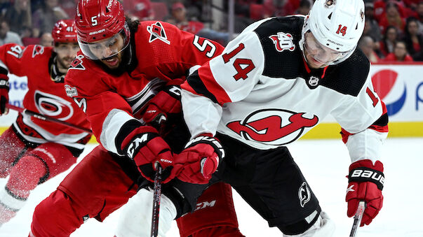 Hurricanes und Golden Knights gehen mit 1:0 in Führung