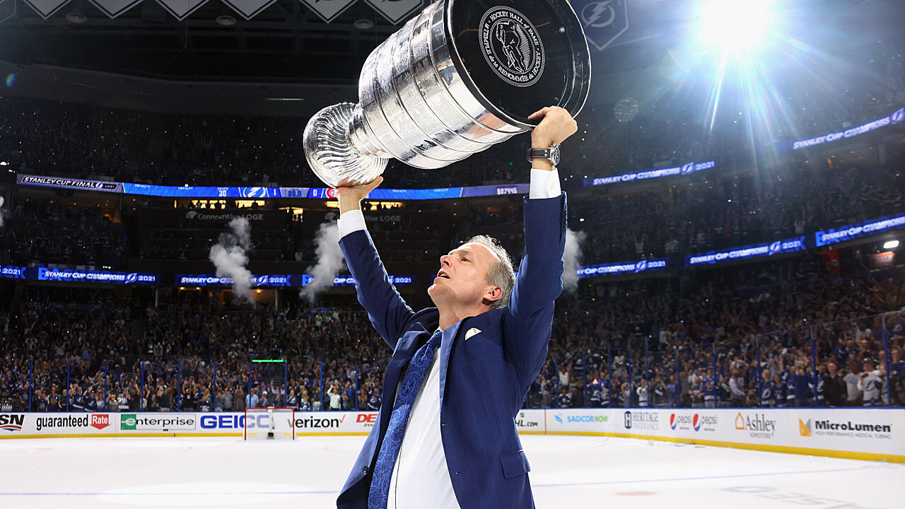 Tampa-Trainer Jon Cooper Kanadas Head Coach bei Olympia 2022 ...