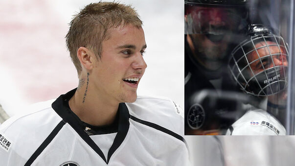 Chris Pronger knallt Justin Bieber gegen die Bande