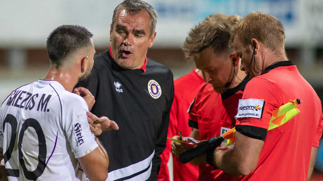 Austria Klagenfurt: Trainer Robert Micheu erhält eine ...