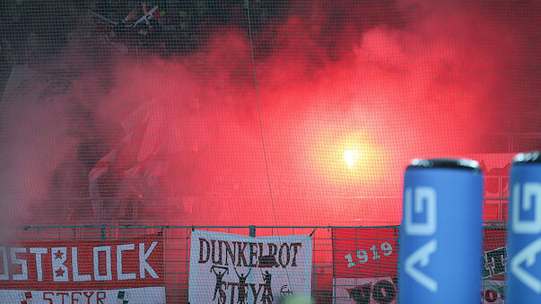 Linzer Hooligans greifen Zug mit Vorwärts-Fans an