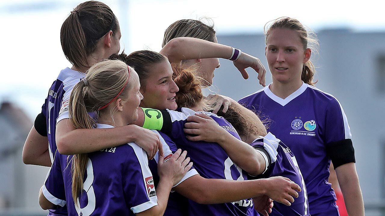 Frauen Fussball Cl Platz Fur Usc Landhaus Austria Fussball