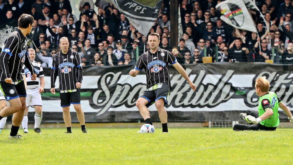 Sturm Legenden Spiel für Gruabn Diashow
