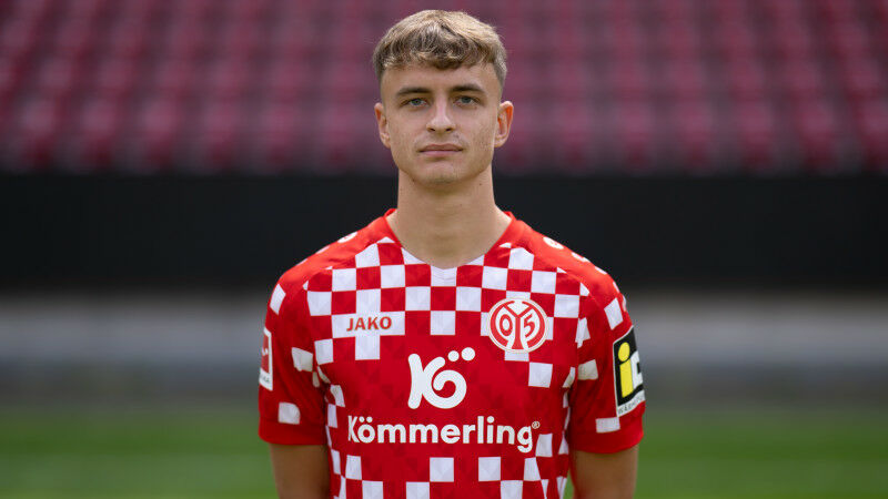 #15: Nikolas Veratschnig (1. FSV Mainz 05)