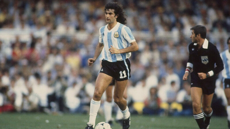 #18 - Mario Kempes (Kremser SC)