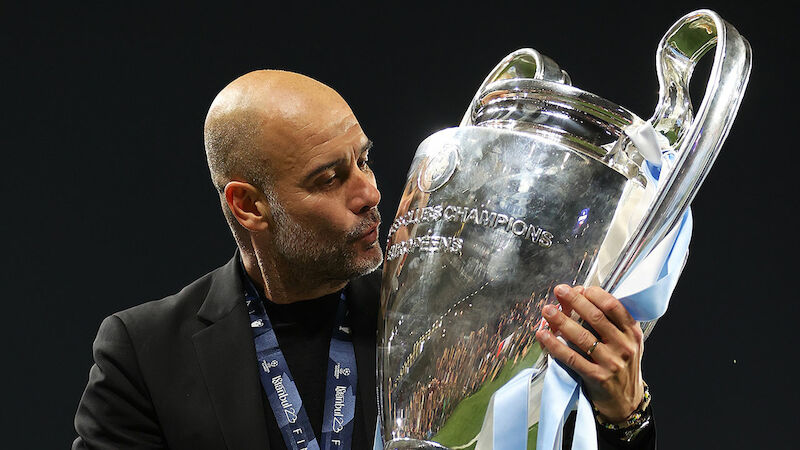 Geschafft! Pep darf den Henkelpott küssen