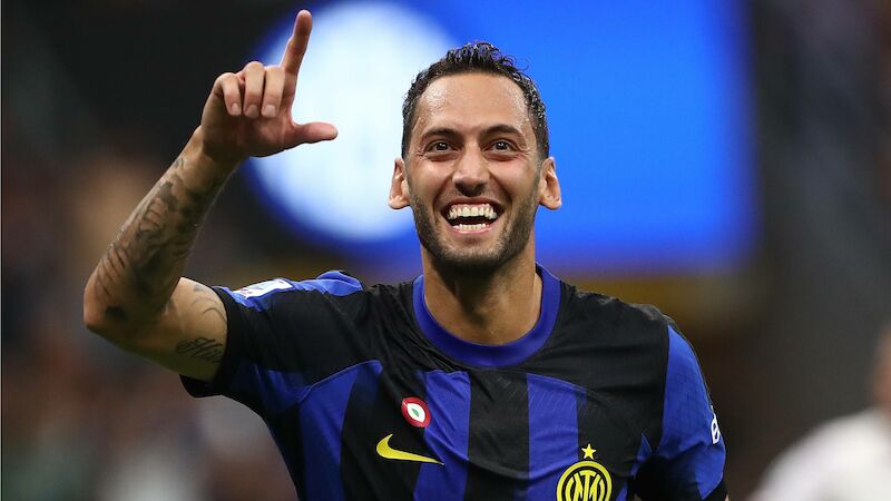 #20 Hakan Çalhanoğlu