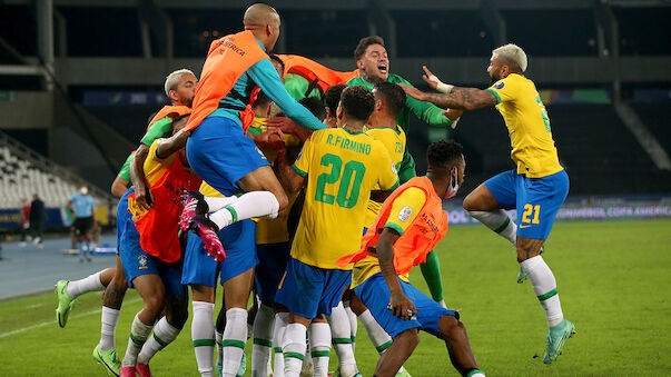 Brasilien fixiert Gruppensieg in Nachspielzeit