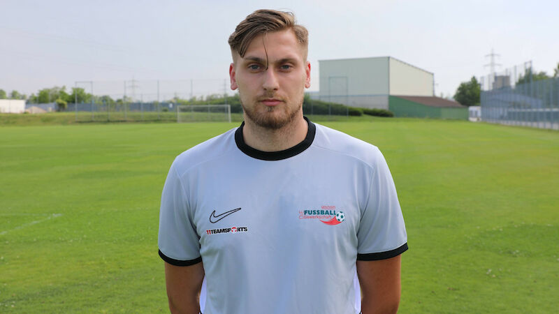 Sandro-Luca Molnar (21)