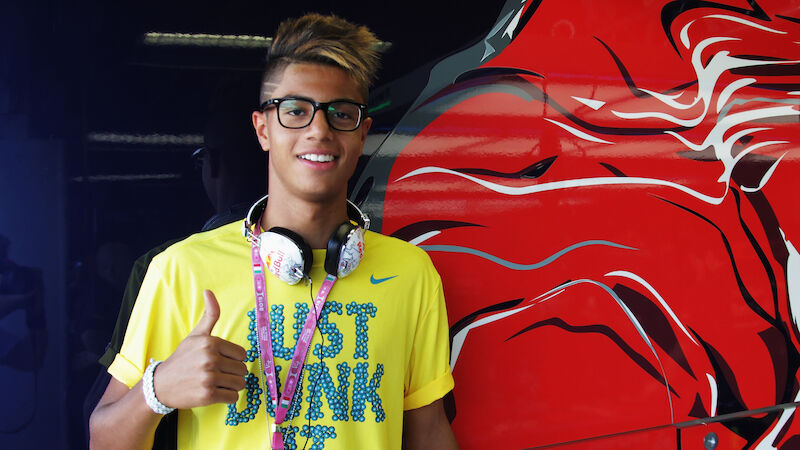 Hachim Mastour (26)