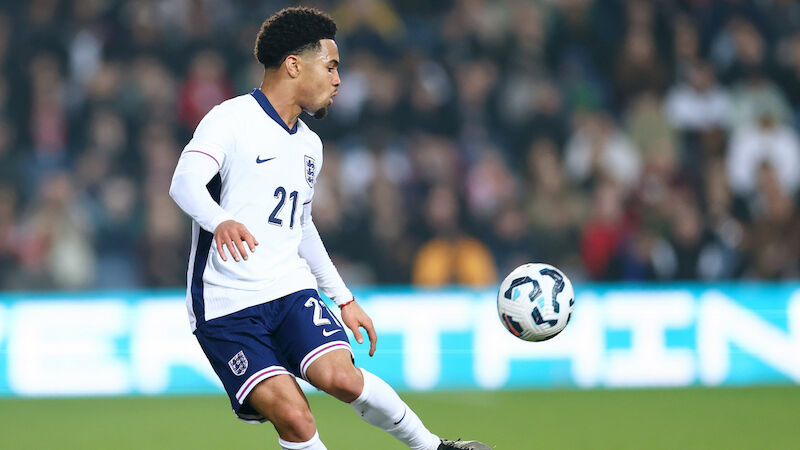 Ethan Nwaneri (18) - England