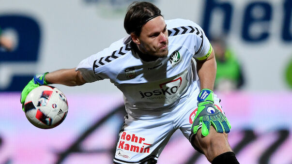 Trotz -10 Grad: Ried-Goalie spielt kurzärmlig