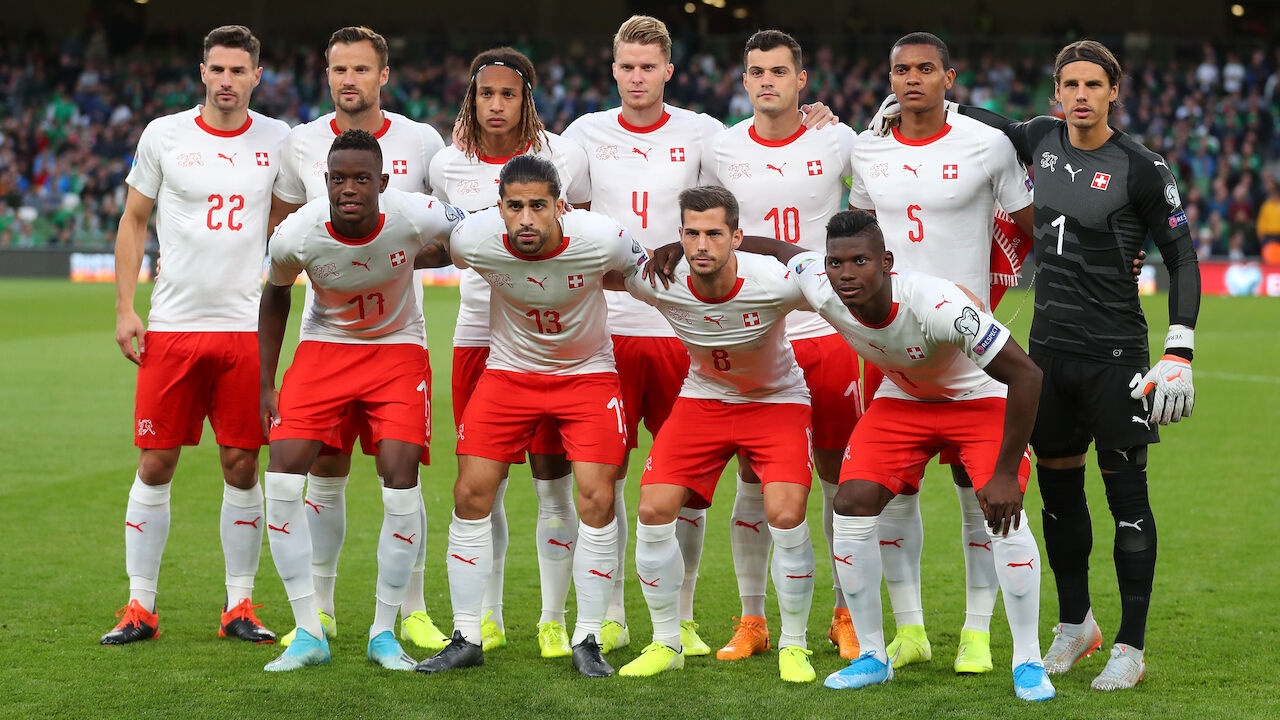 Coronavirus: Schweizer Nationalmannschaft singt und ...