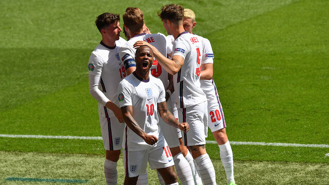 VIDEO: Sterling lässt England jubeln