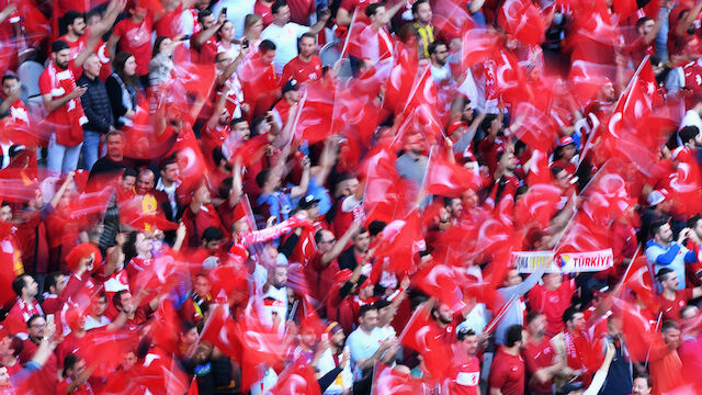 Skandal! Türkei salutiert gegen Frankreich erneut