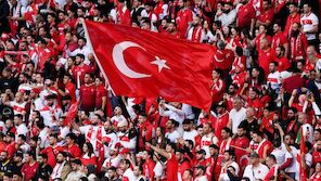 Fans zeigen Wolfsgruß: Polizei stoppt Türkei-Fanmarsch