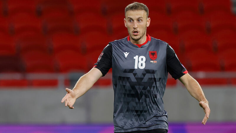 Ardian Ismajli (27)