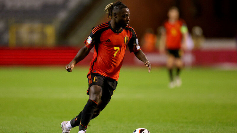 Jeremy Doku (22)