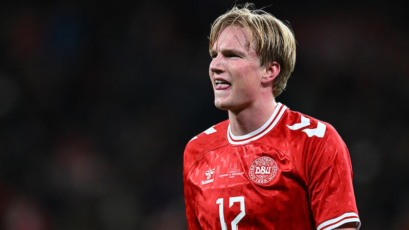 Victor Kristiansen (21)